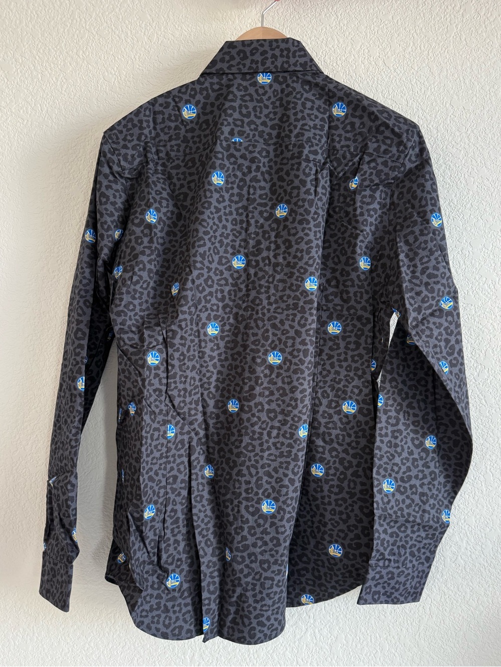NWT Men's Black Golden State Warriors Dress Shirt - Picture 4 of 7